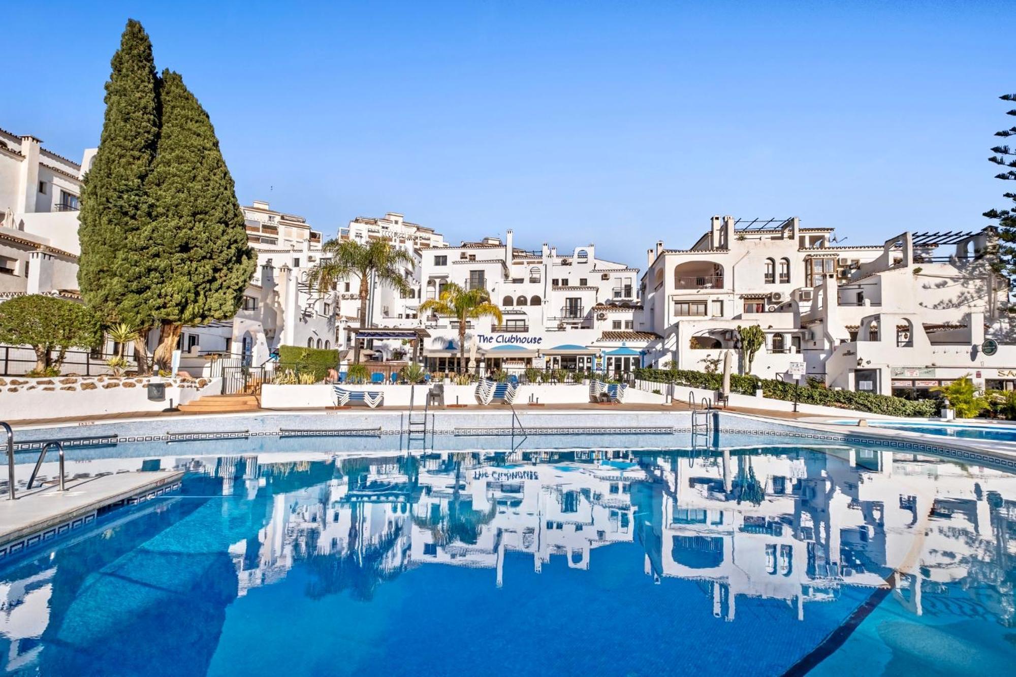 Pueblo Evita Holiday Benalmadena Exterior photo